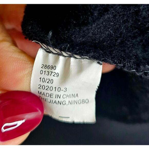 Hot Topic Disney SzL Tim Burton's The Nightmare Before XMas. Hoodie Sweatshirt. - Picture 6 of 7